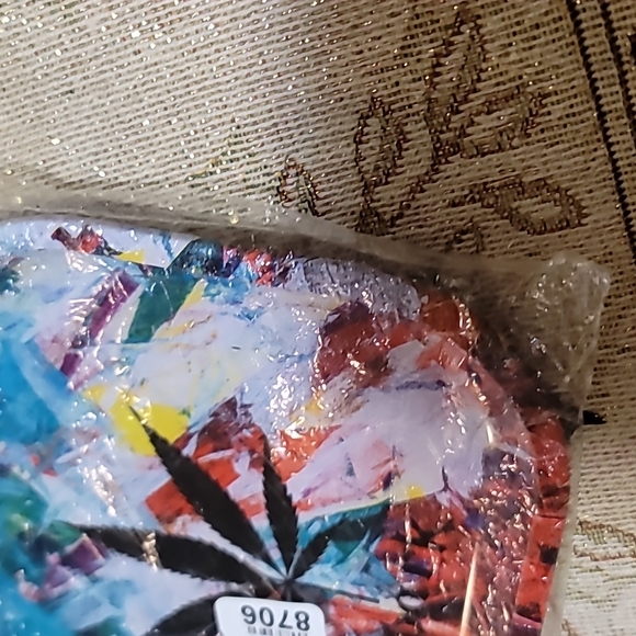 NWT tray Multiple colors with cana leaf in center Still sealed 7" by 5.5" Metal - Picture 5 of 5